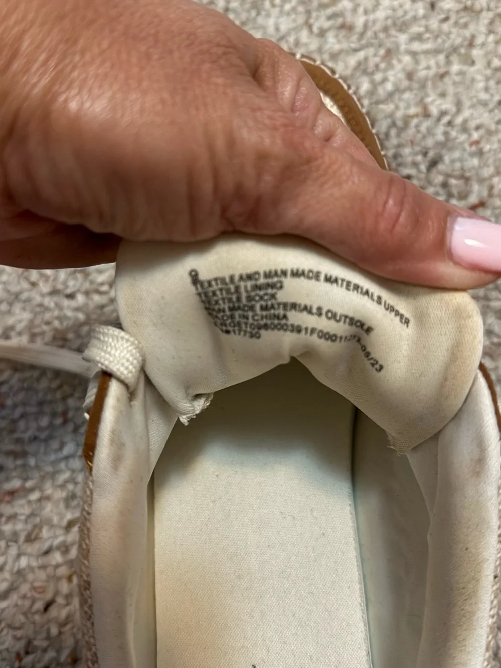 Universal Thread Cream and Tan Platform Sneaker